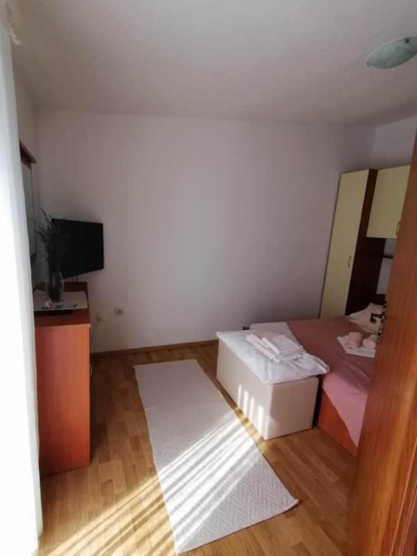 Apartment Krmpotic Vir Kültér fotó