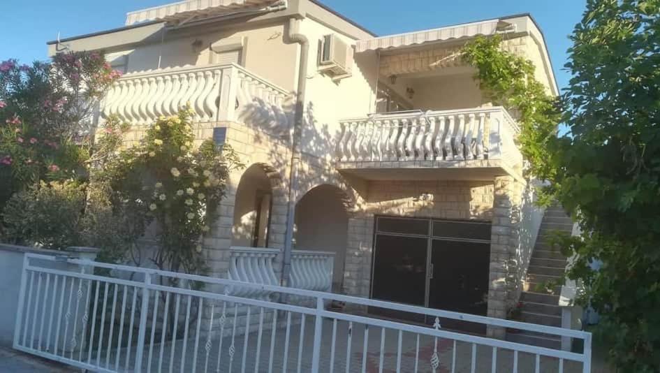 Apartment Krmpotic Vir Kültér fotó