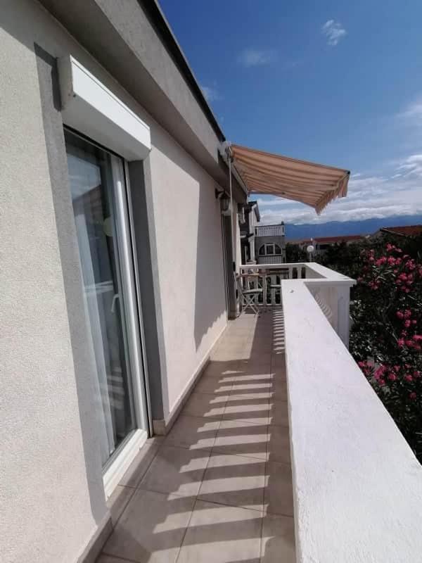 Apartment Krmpotic Vir Kültér fotó