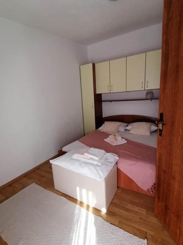 Apartment Krmpotic Vir Kültér fotó