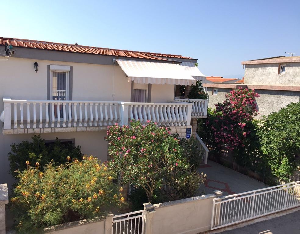 Apartment Krmpotic Vir Kültér fotó
