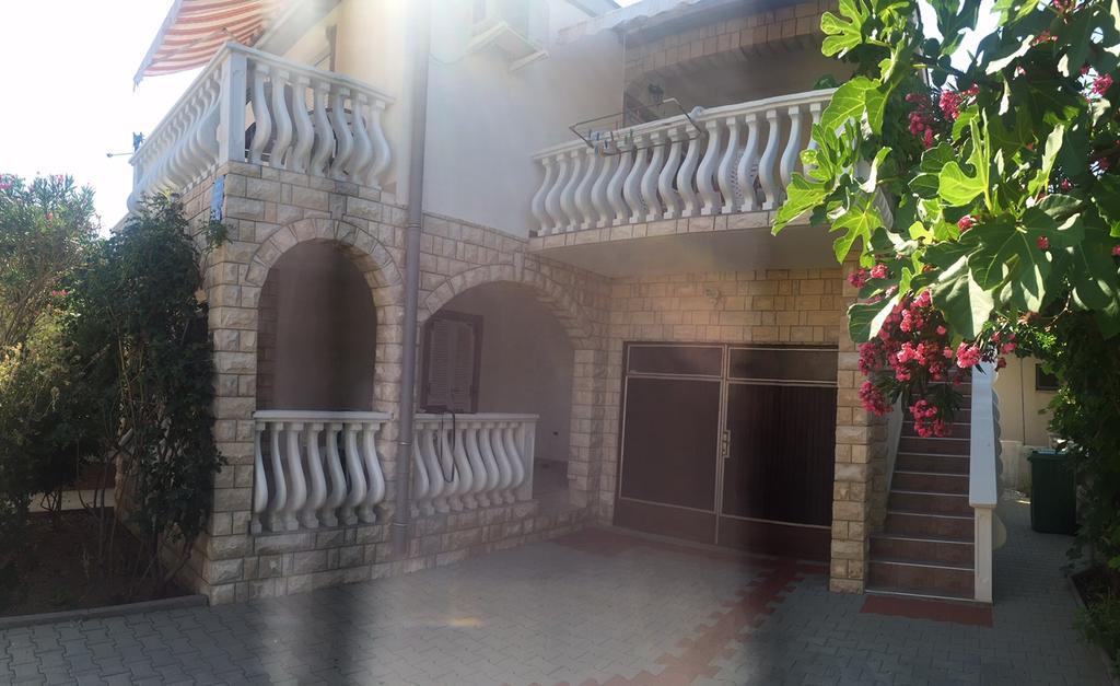 Apartment Krmpotic Vir Kültér fotó